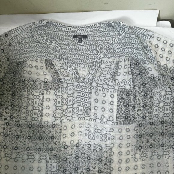 NYDJ NEW Pintuck Blouse Flowy Print Patchwork Top Split Round Neck Minimalist 1X - Picture 6 of 16